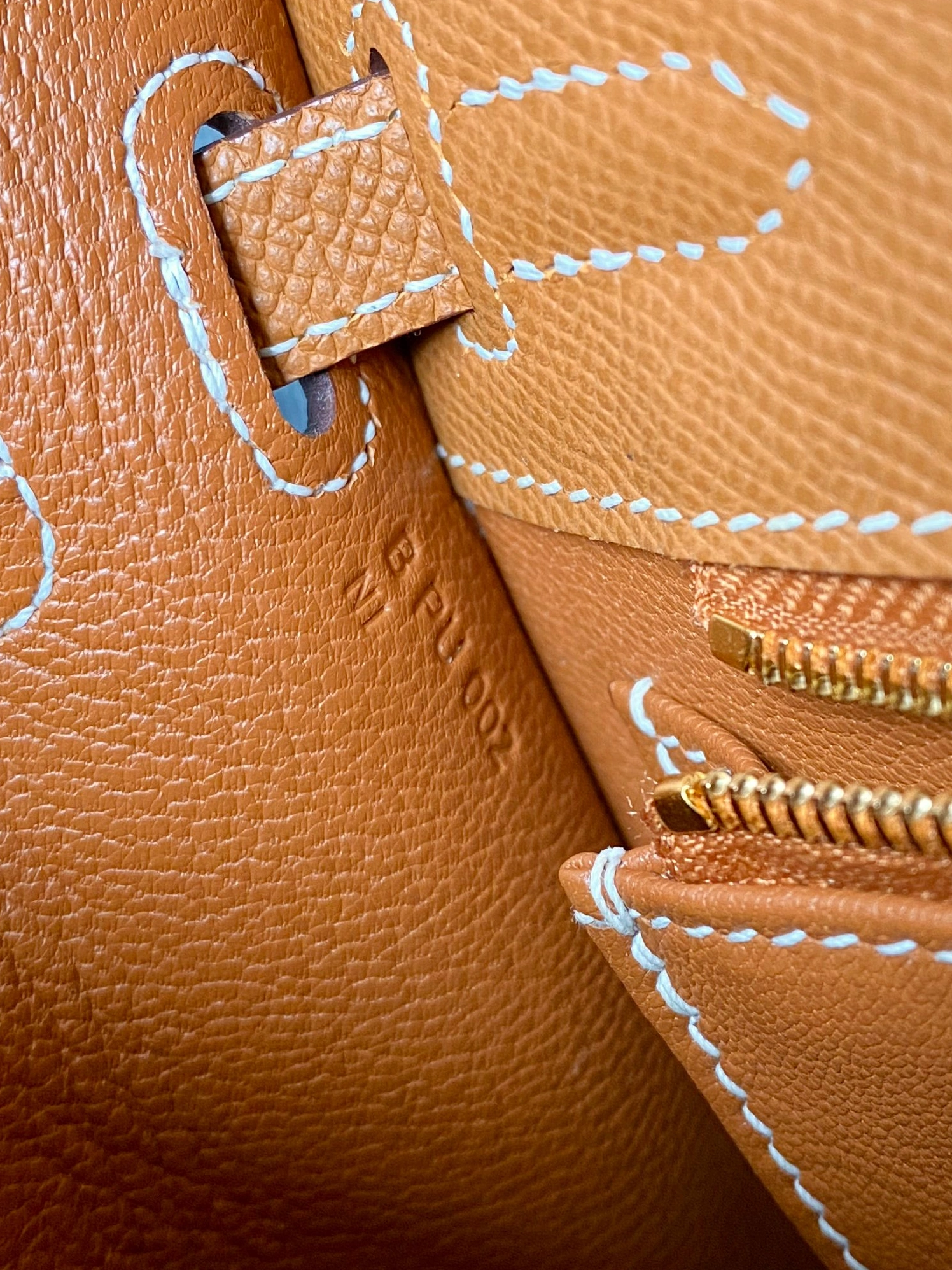 Hermes AAA Quality Handbags For Women Sleek 9631