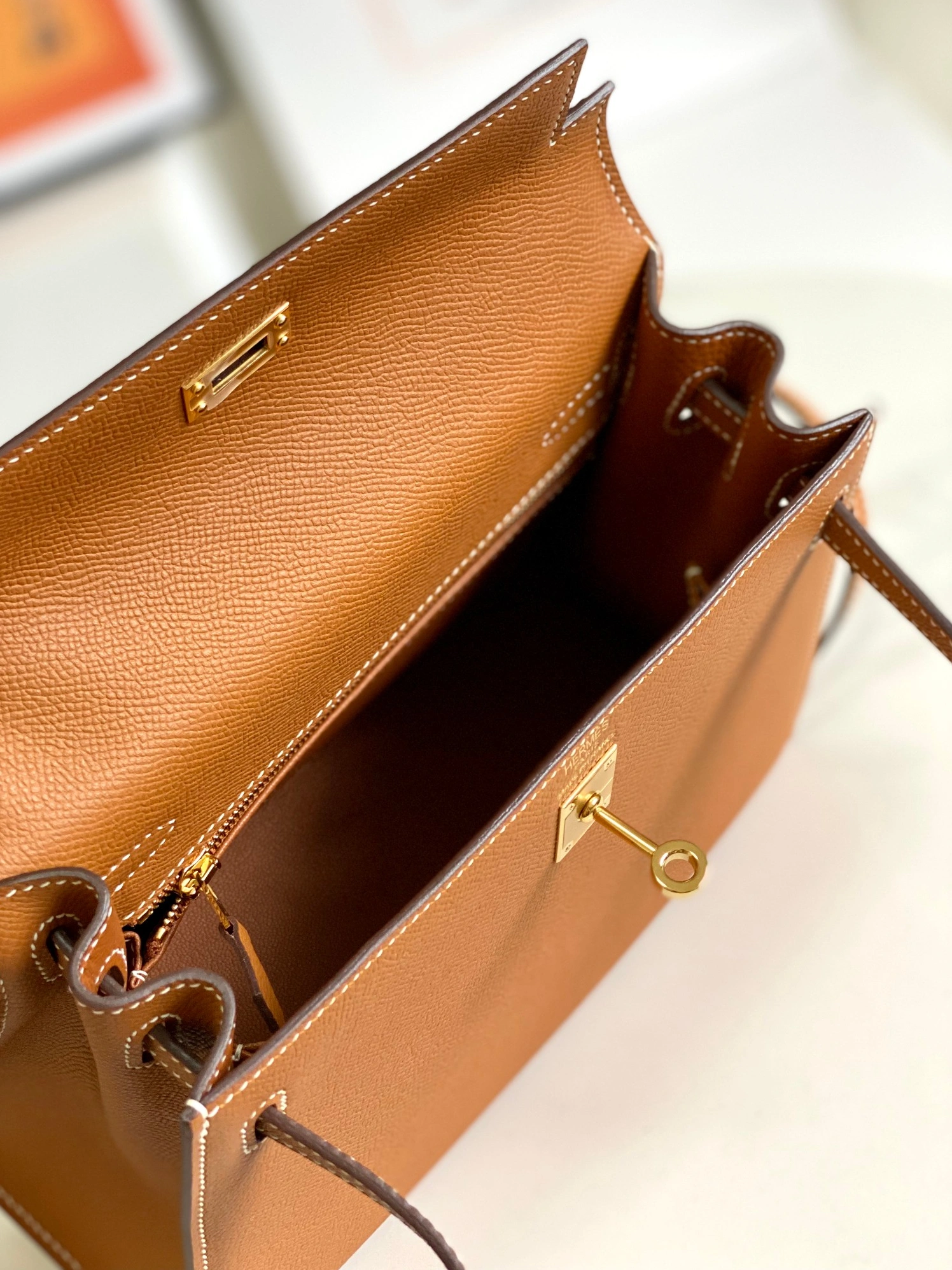 Hermes AAA Quality Handbags For Women Sleek 9631