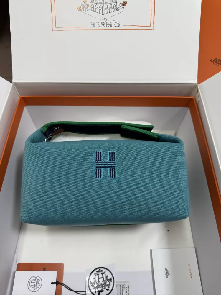 Hermes AAA Quality Handbags For Women Stylish 3069