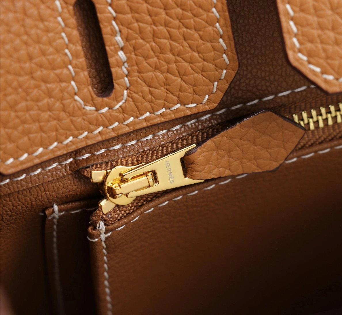 Hermes AAA Quality Handbags For Women Stylish 590