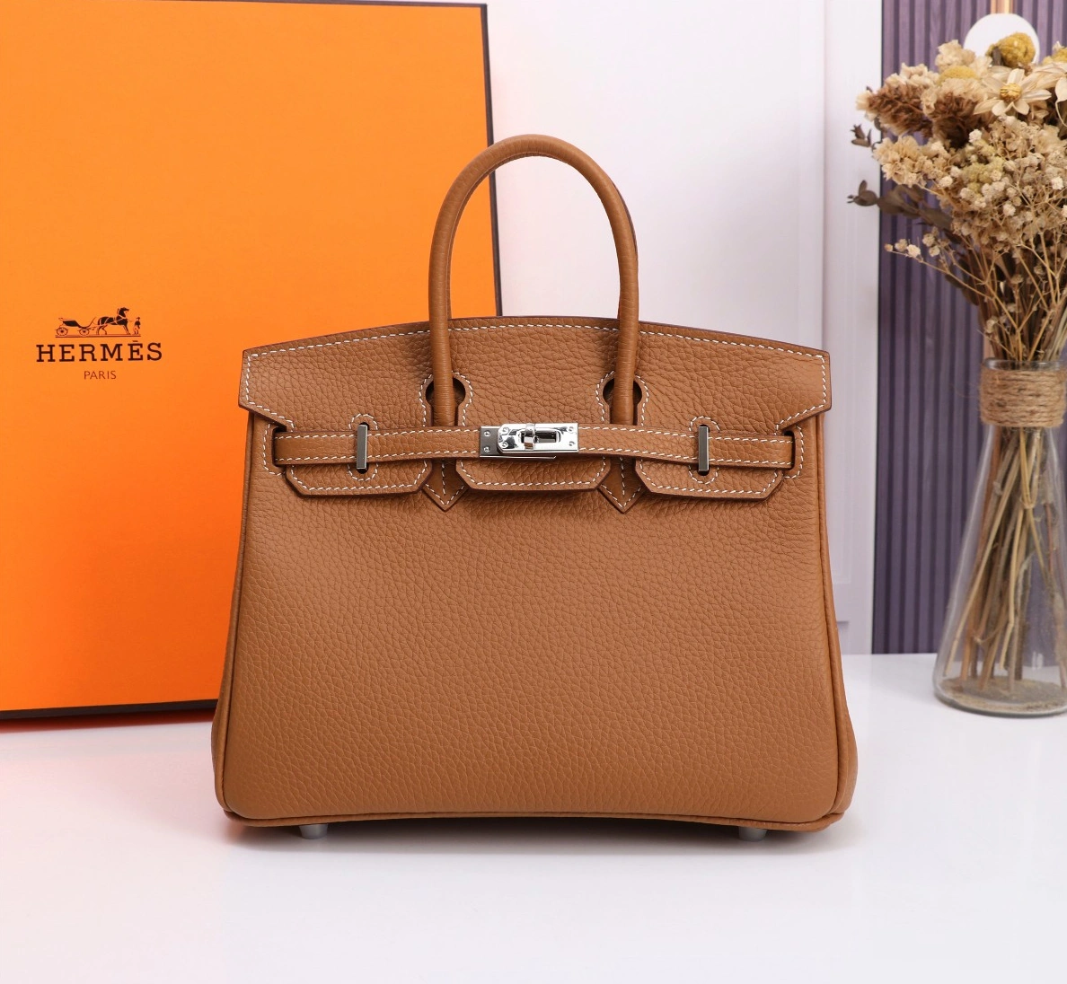 Hermes AAA Quality Handbags For Women Trendsetting 140