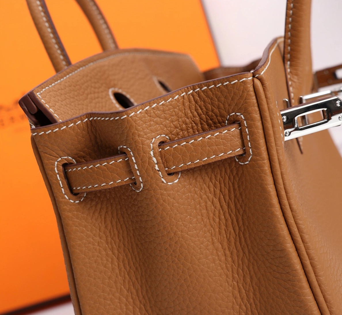 Hermes AAA Quality Handbags For Women Trendsetting 140