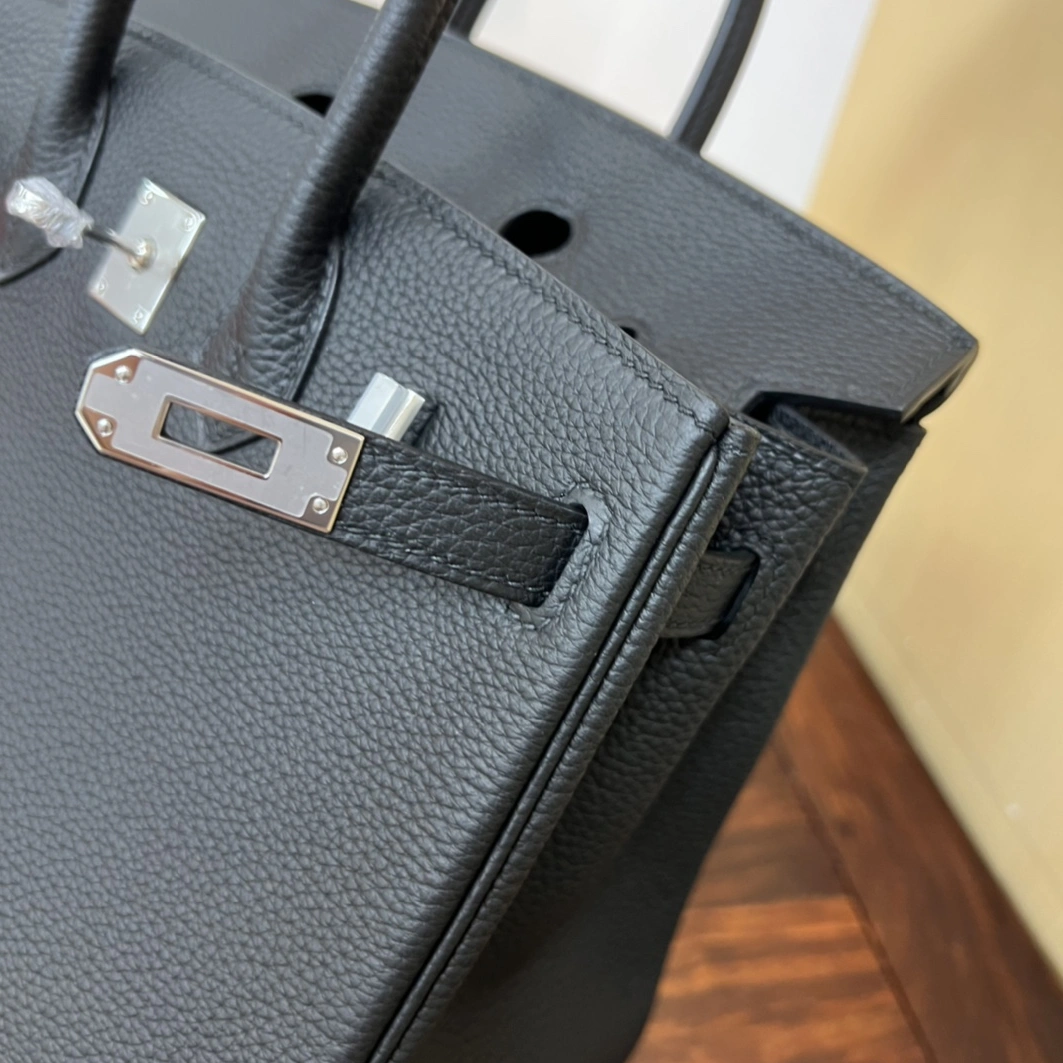Hermes AAA Quality Handbags For Women Trendsetting 4324