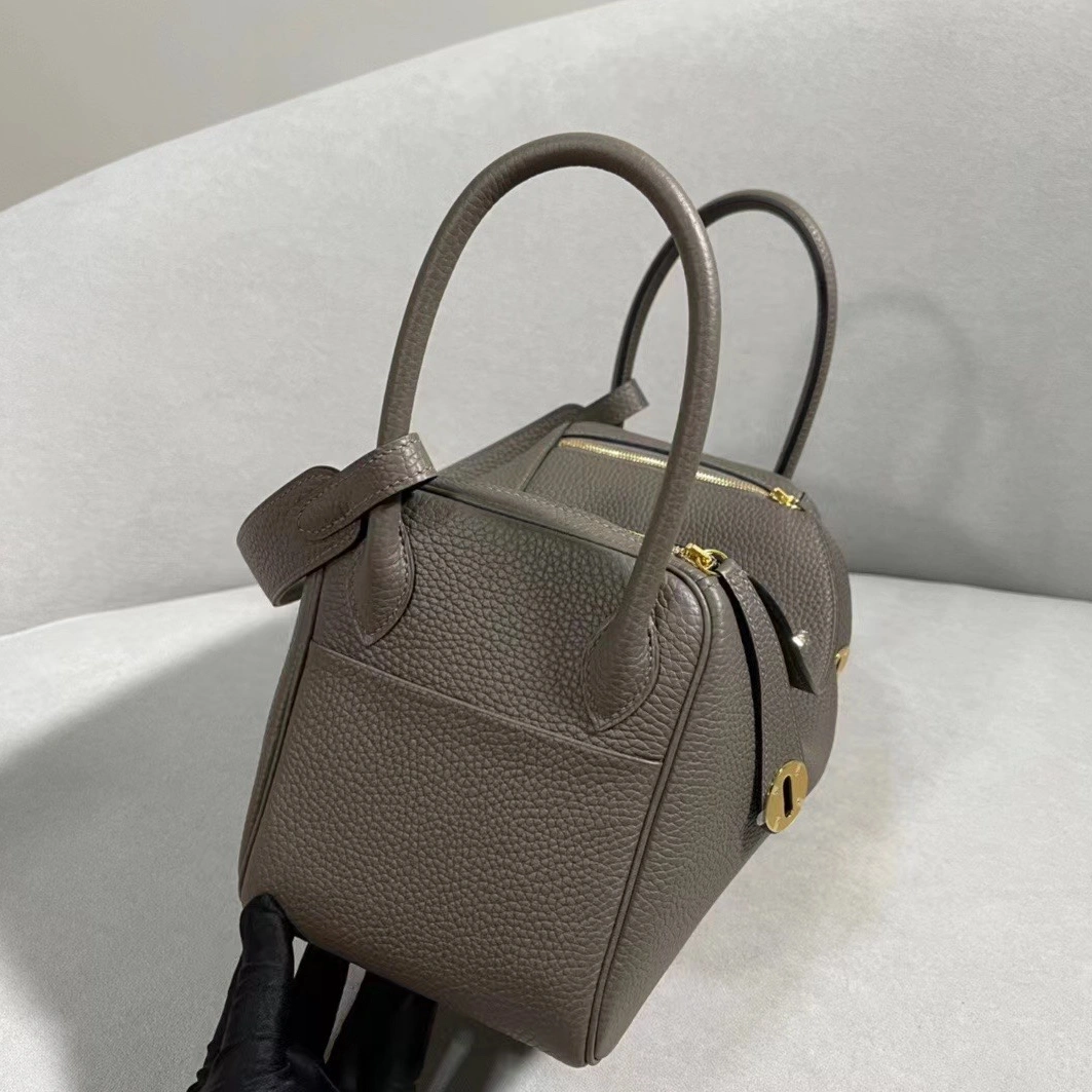 Hermes AAA Quality Handbags For Women Trendsetting 5457