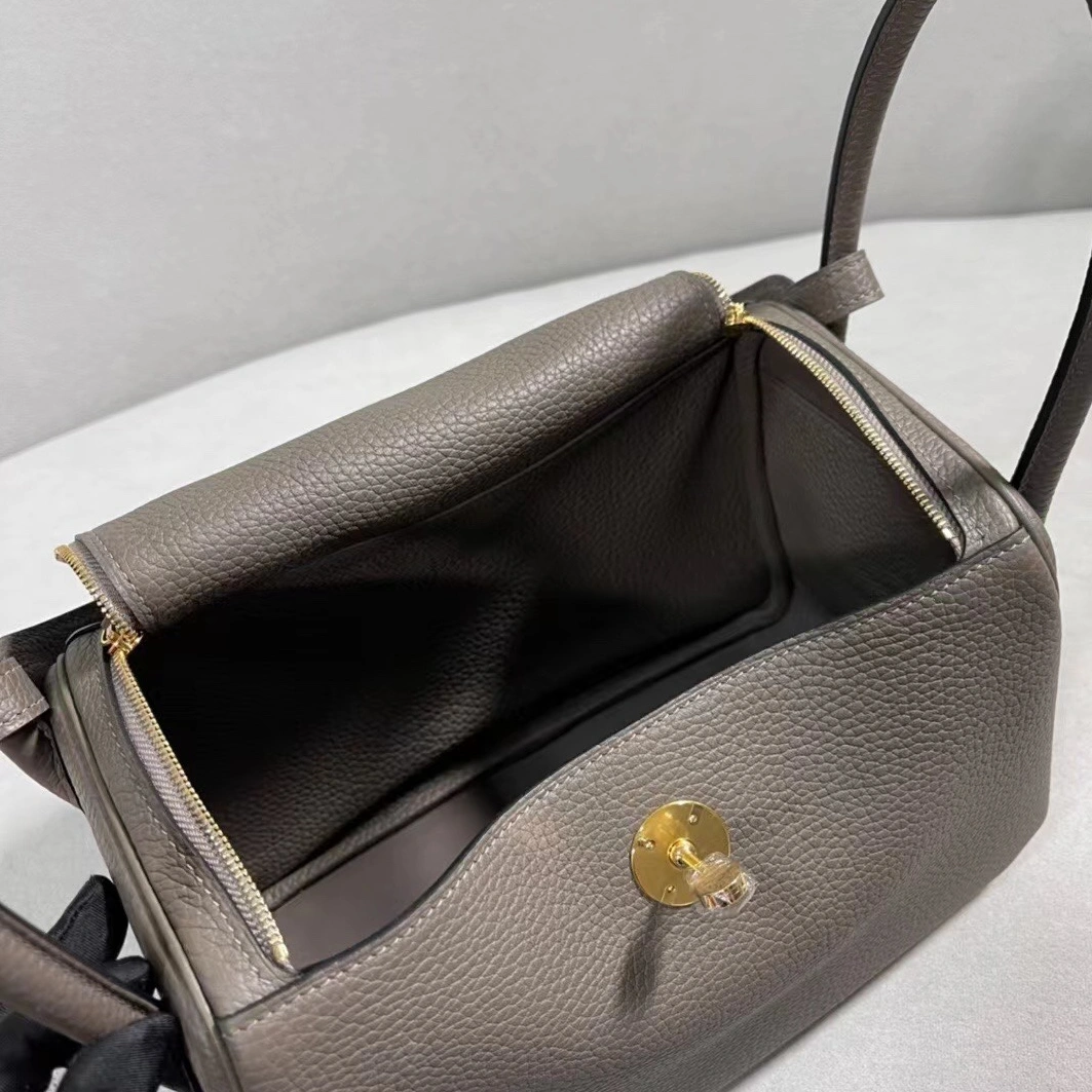 Hermes AAA Quality Handbags For Women Trendsetting 5457