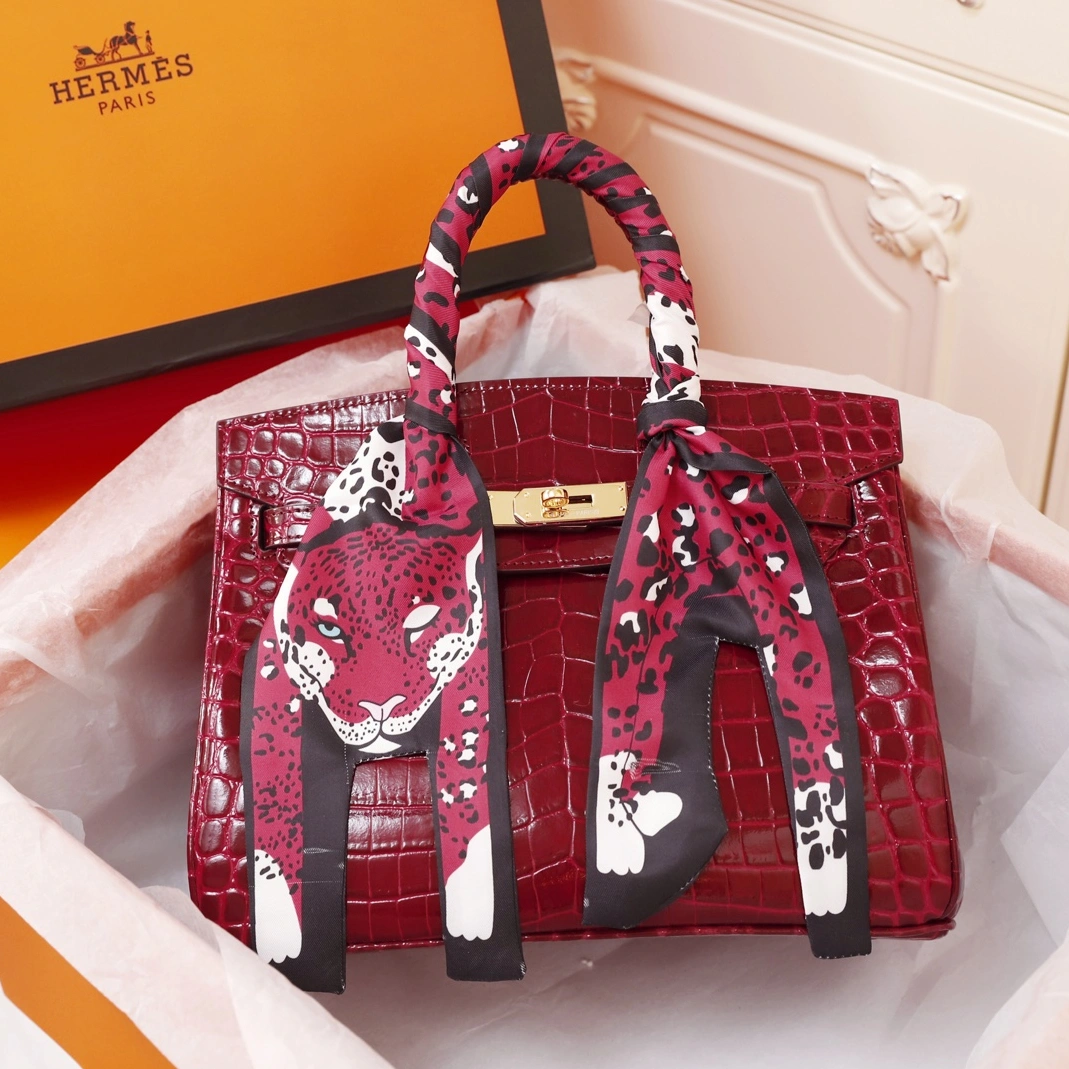 Hermes AAA Quality Handbags For Women Vibrant 4474