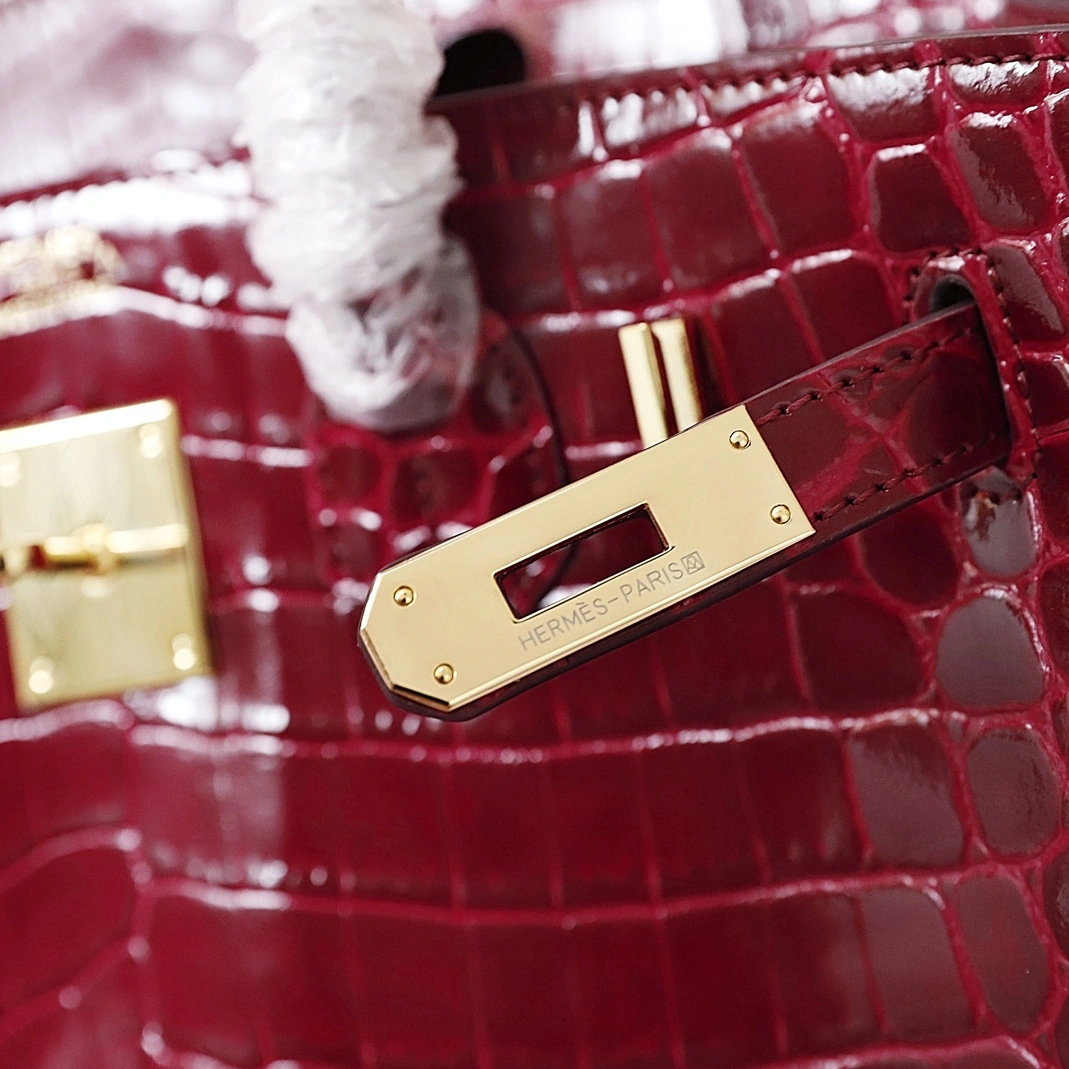 Hermes AAA Quality Handbags For Women Vibrant 4474