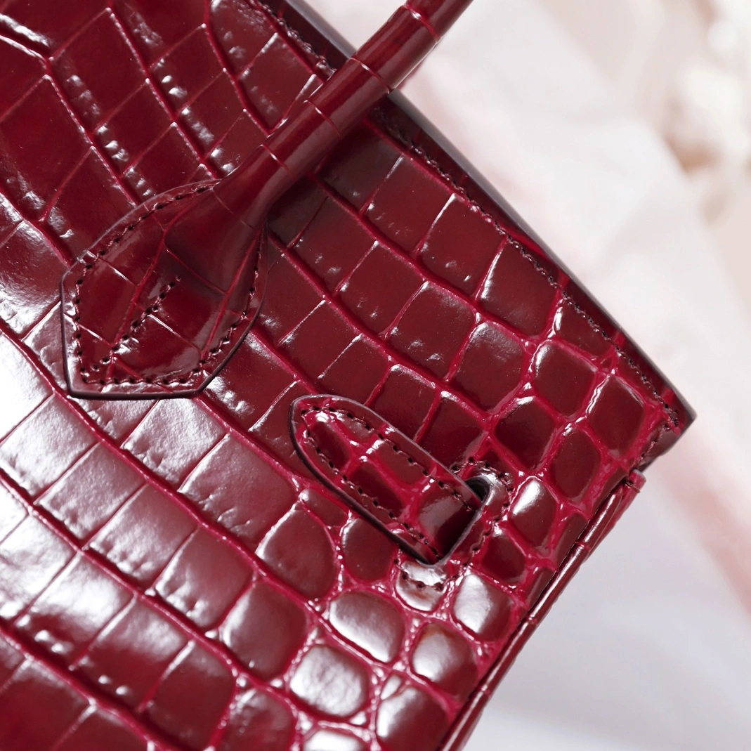 Hermes AAA Quality Handbags For Women Vibrant 4474