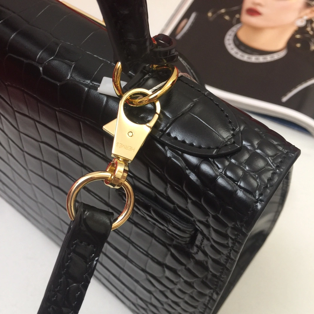 Hermes AAA Quality Handbags For Women Vibrant 6638
