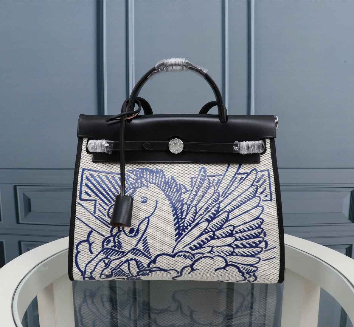 Hermes AAA Quality Handbags For Women Vibrant 8682
