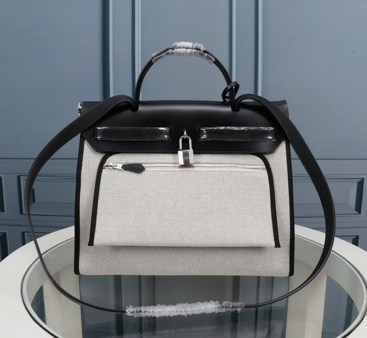 Hermes AAA Quality Handbags For Women Vibrant 8682