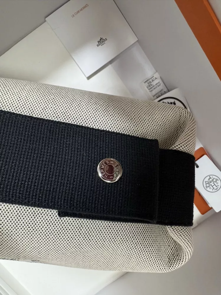 Hermes AAA Quality Handbags In Black For Women Timeless 720
