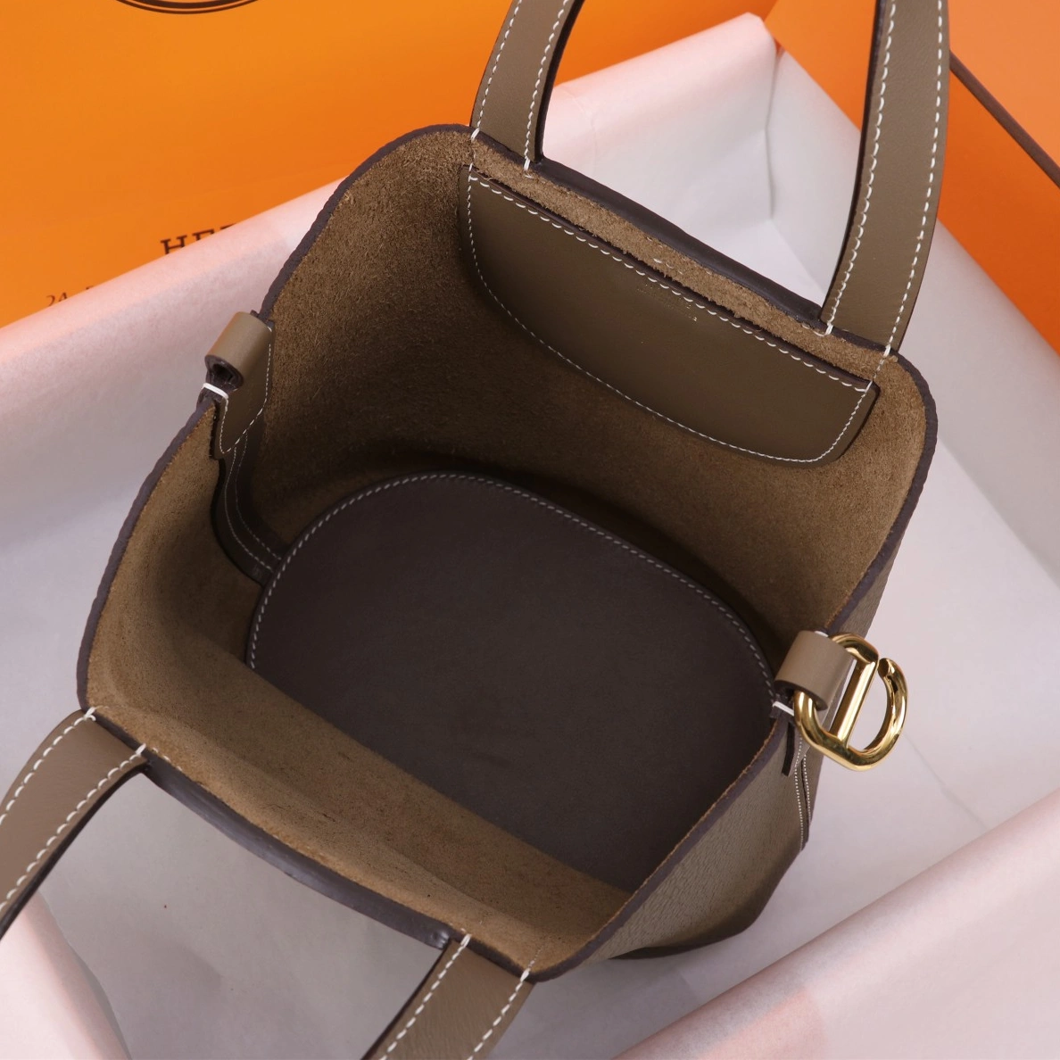 Hermes AAA Quality Handbags In Gold For Women NewStyle 8573