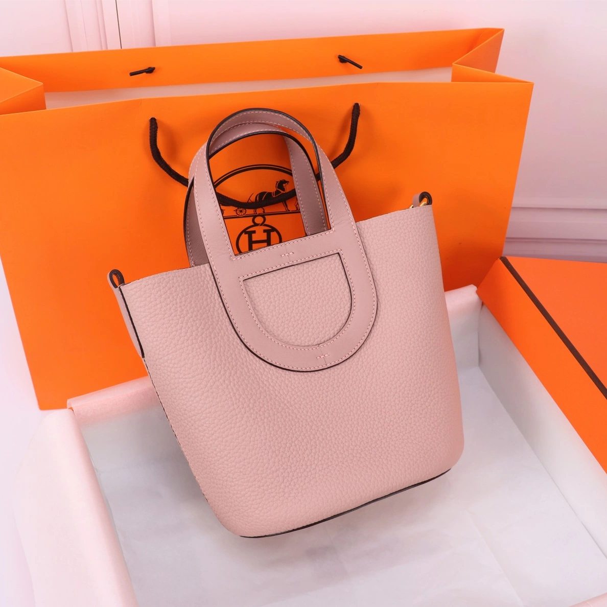 Hermes AAA Quality Handbags In Gold For Women Stylish 5486