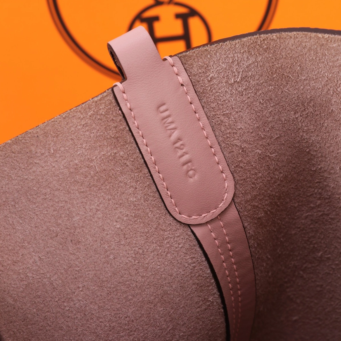Hermes AAA Quality Handbags In Gold For Women Stylish 5486
