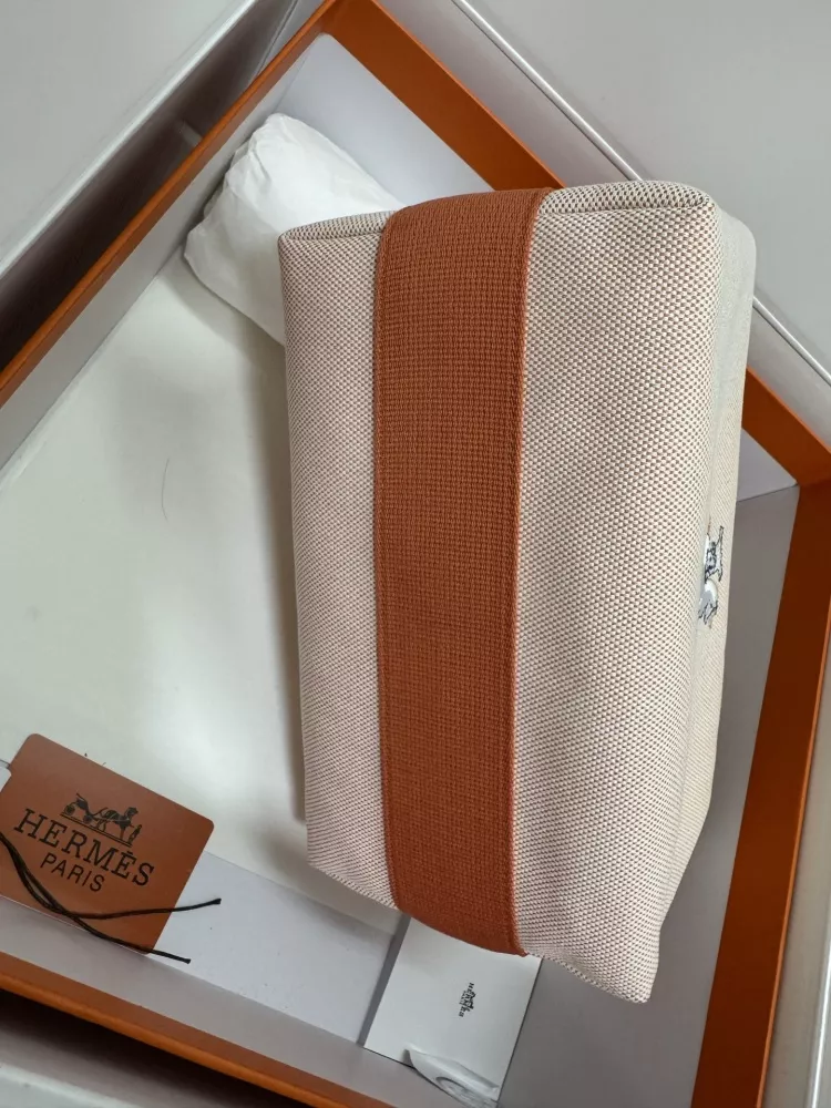 Hermes AAA Quality Handbags In Orange For Women HighQuality 7864