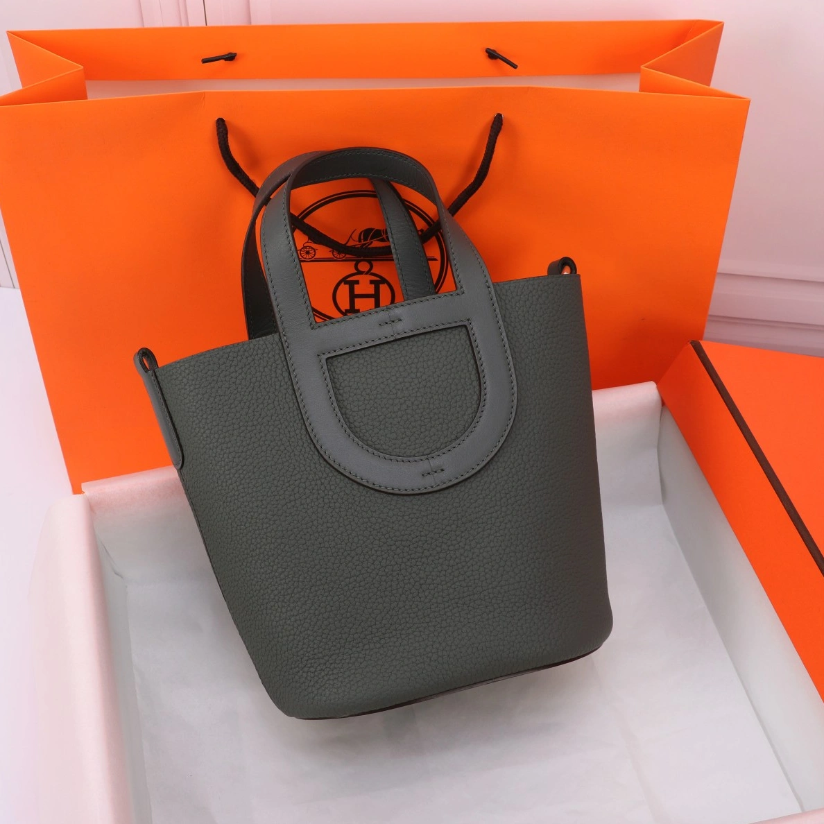 Hermes AAA Quality Handbags In Silver For Women Comfortable 3180