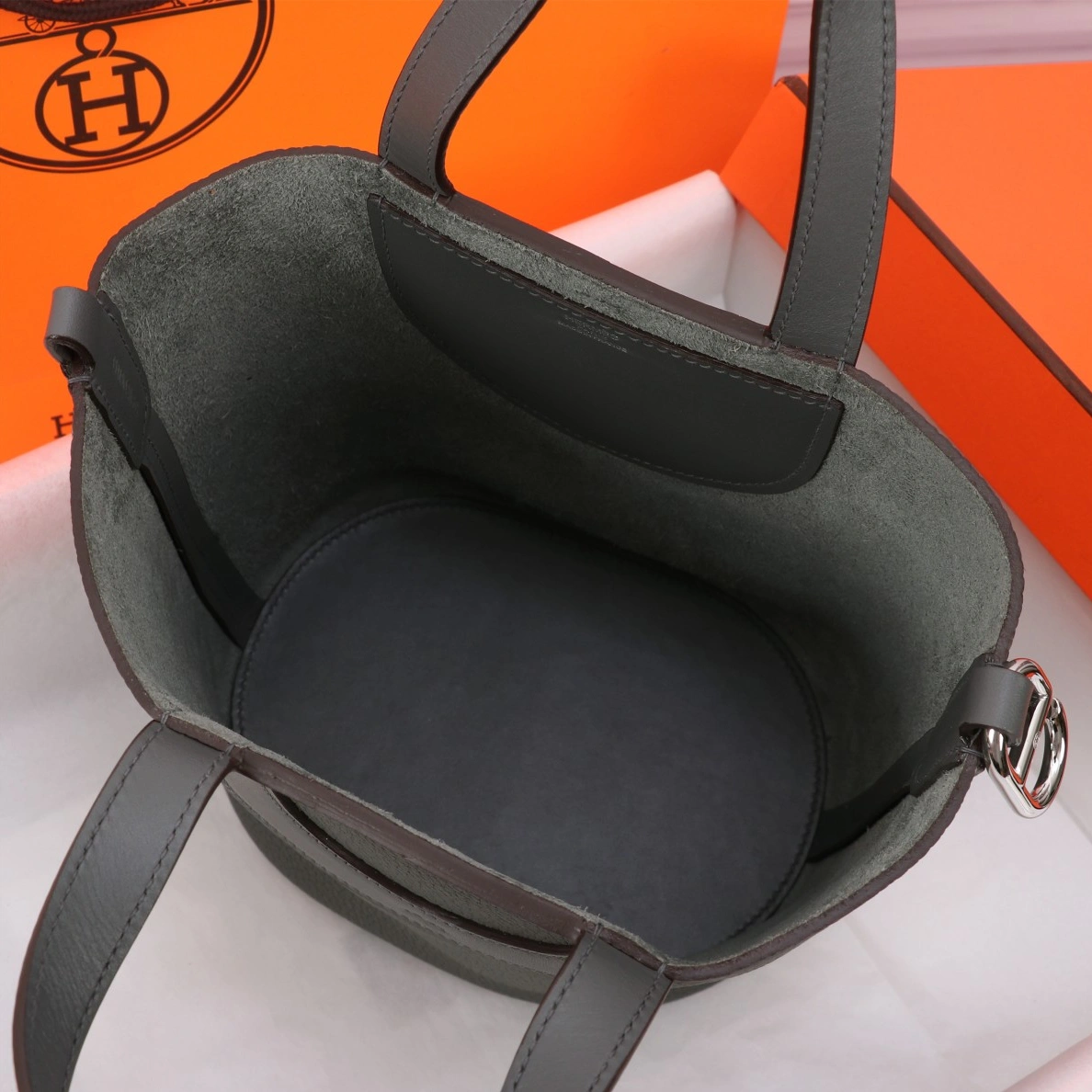 Hermes AAA Quality Handbags In Silver For Women Comfortable 3180