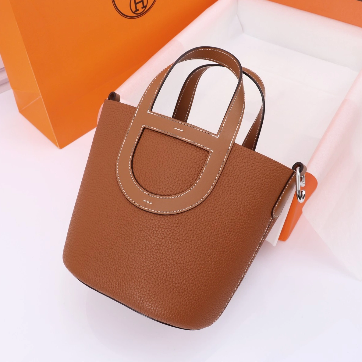 Hermes AAA Quality Handbags In Silver For Women Elegant 5855