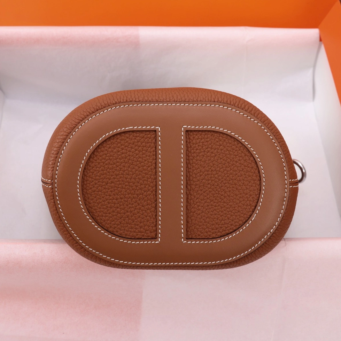 Hermes AAA Quality Handbags In Silver For Women Elegant 5855