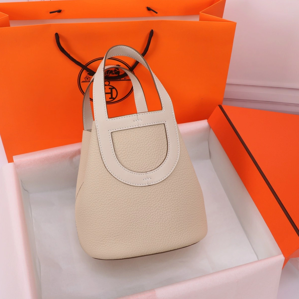 Hermes AAA Quality Handbags In Silver For Women Lightweight 2679