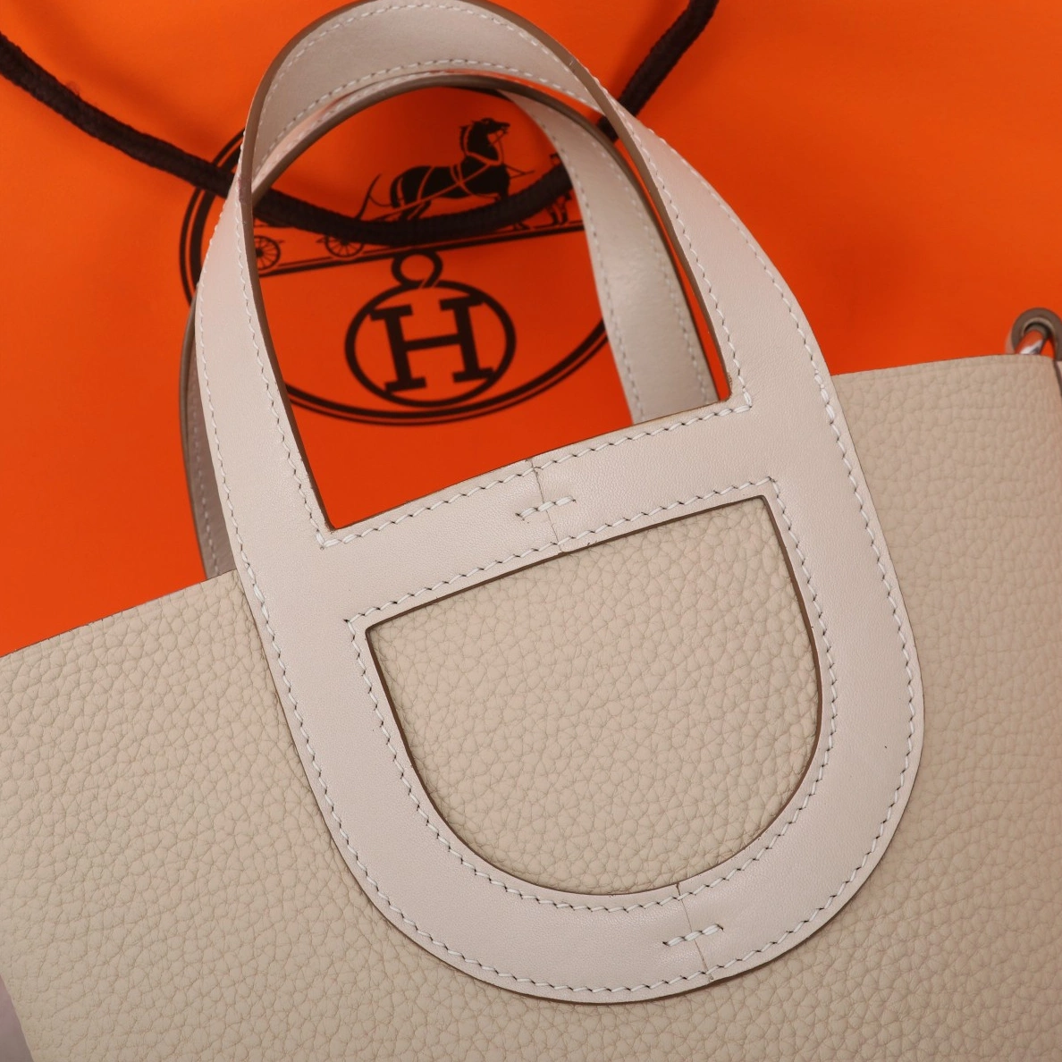 Hermes AAA Quality Handbags In Silver For Women Lightweight 2679