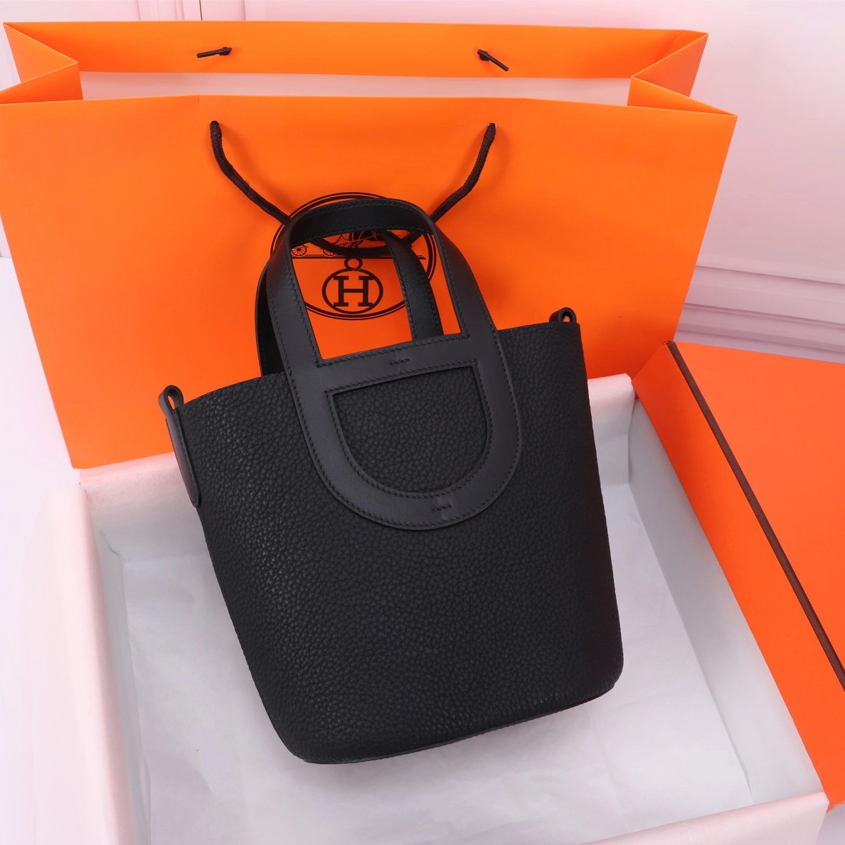 Hermes AAA Quality Handbags In Silver For Women ModernLook 8150