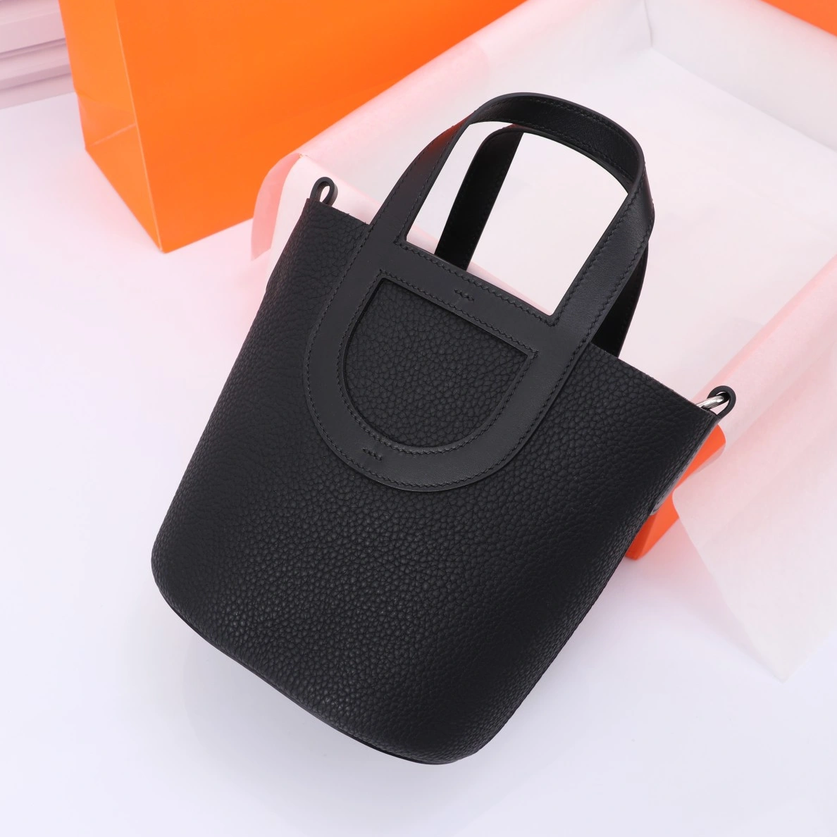 Hermes AAA Quality Handbags In Silver For Women ModernLook 8150