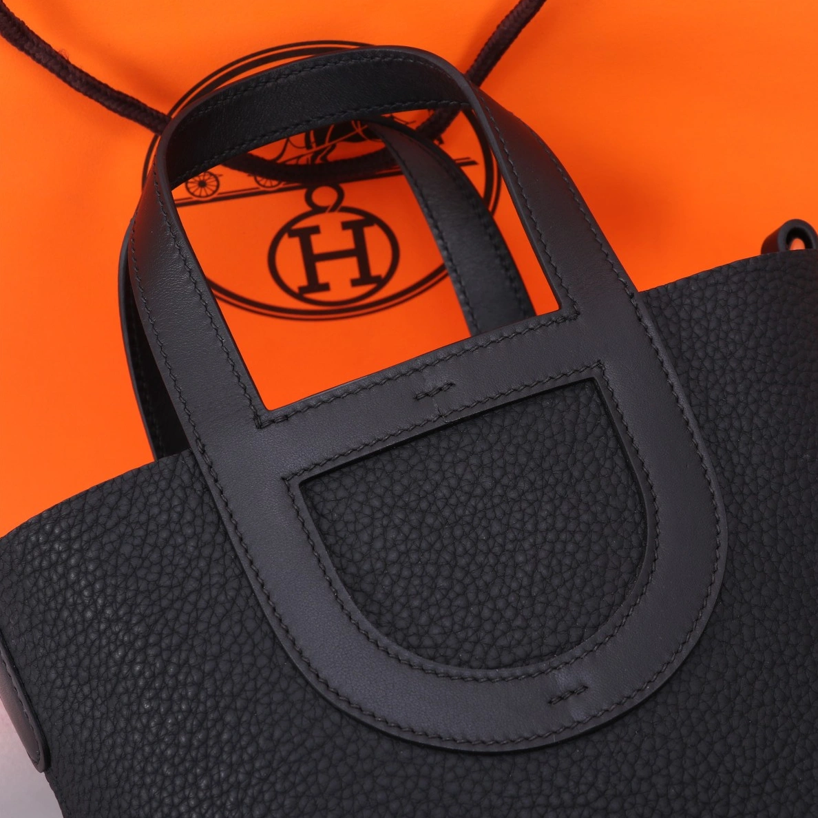 Hermes AAA Quality Handbags In Silver For Women ModernLook 8150