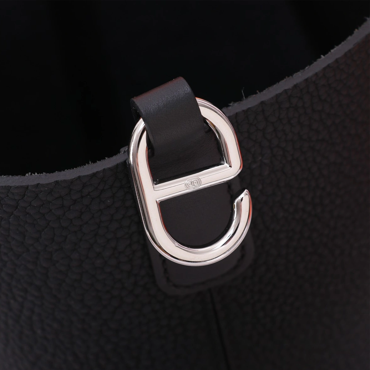 Hermes AAA Quality Handbags In Silver For Women ModernLook 8150