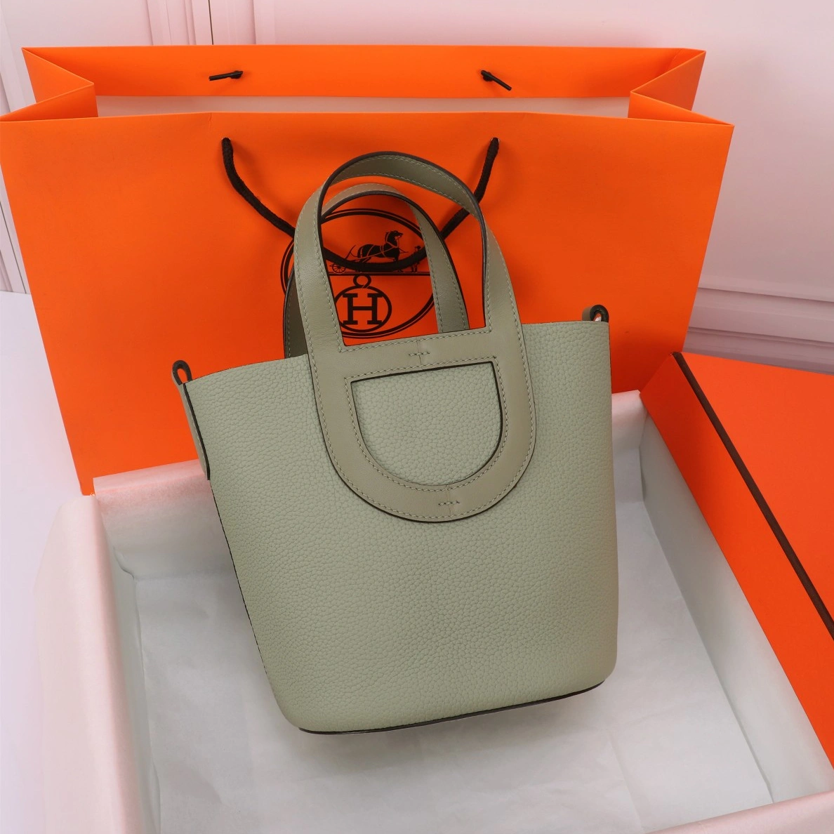 Hermes AAA Quality Handbags In Silver For Women Resilient 6021
