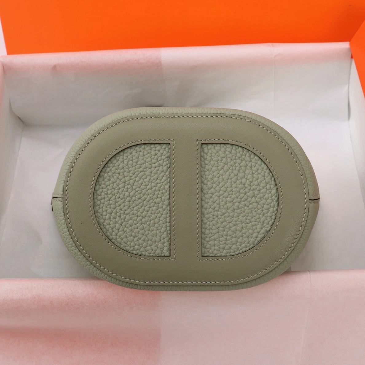 Hermes AAA Quality Handbags In Silver For Women Resilient 6021