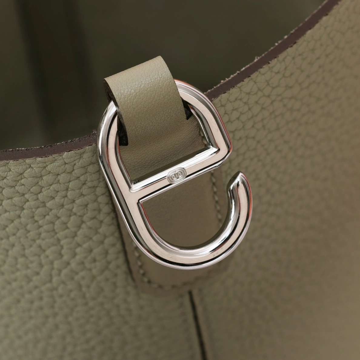 Hermes AAA Quality Handbags In Silver For Women Resilient 6021