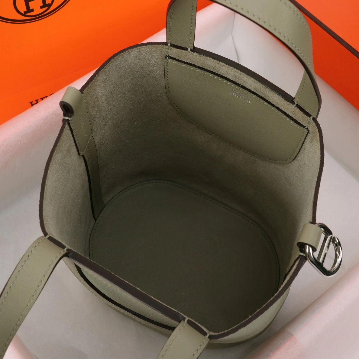 Hermes AAA Quality Handbags In Silver For Women Resilient 6021