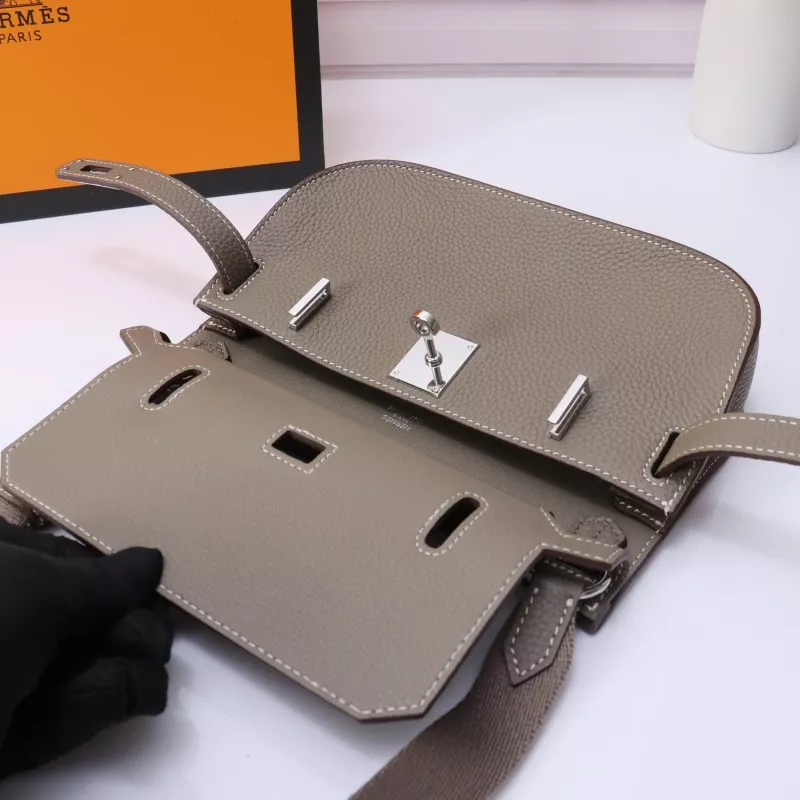 Hermes AAA Quality Messenger Bags For Unisex Reliable 331