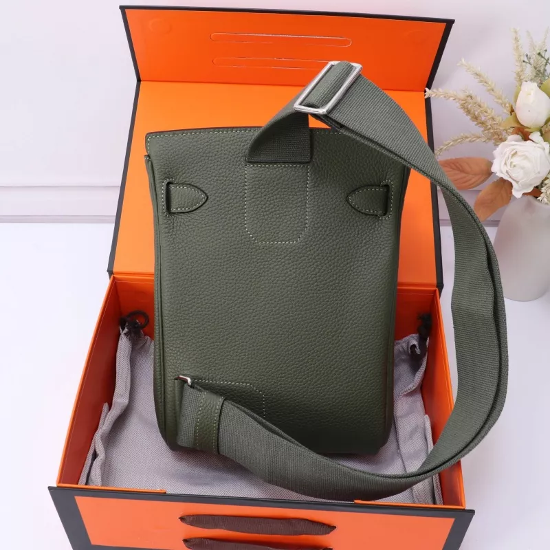 Hermes AAA Quality Messenger Bags For Unisex Vibrant 1655