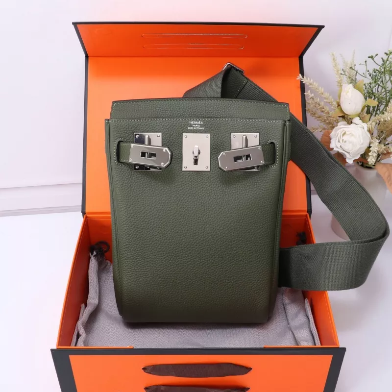 Hermes AAA Quality Messenger Bags For Unisex Vibrant 1655