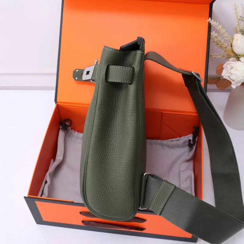 Hermes AAA Quality Messenger Bags For Unisex Vibrant 1655