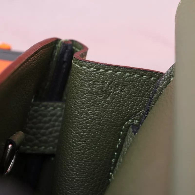 Hermes AAA Quality Messenger Bags For Unisex Vibrant 1655