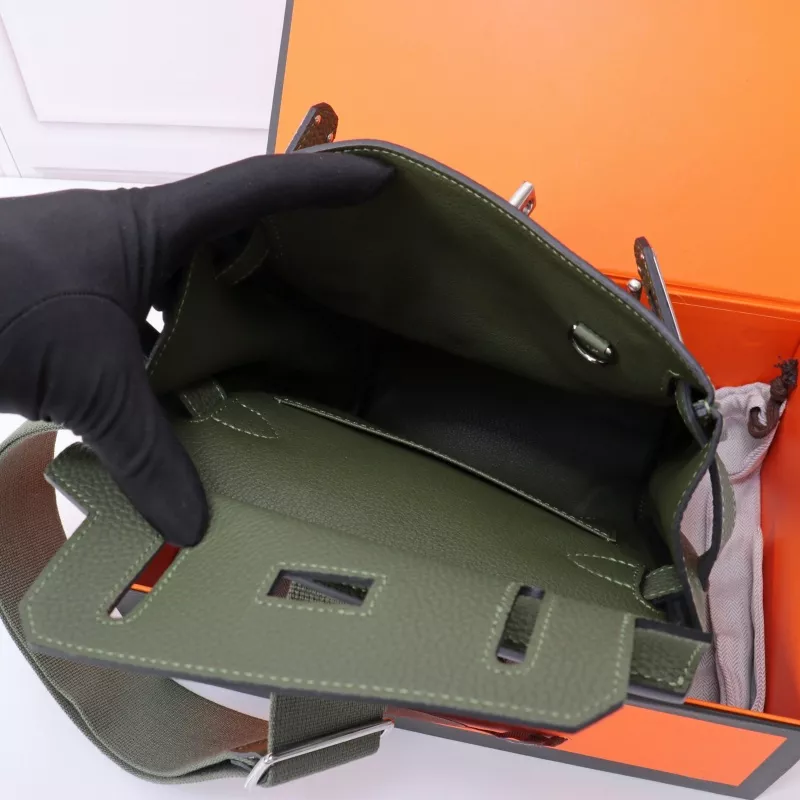 Hermes AAA Quality Messenger Bags For Unisex Vibrant 1655