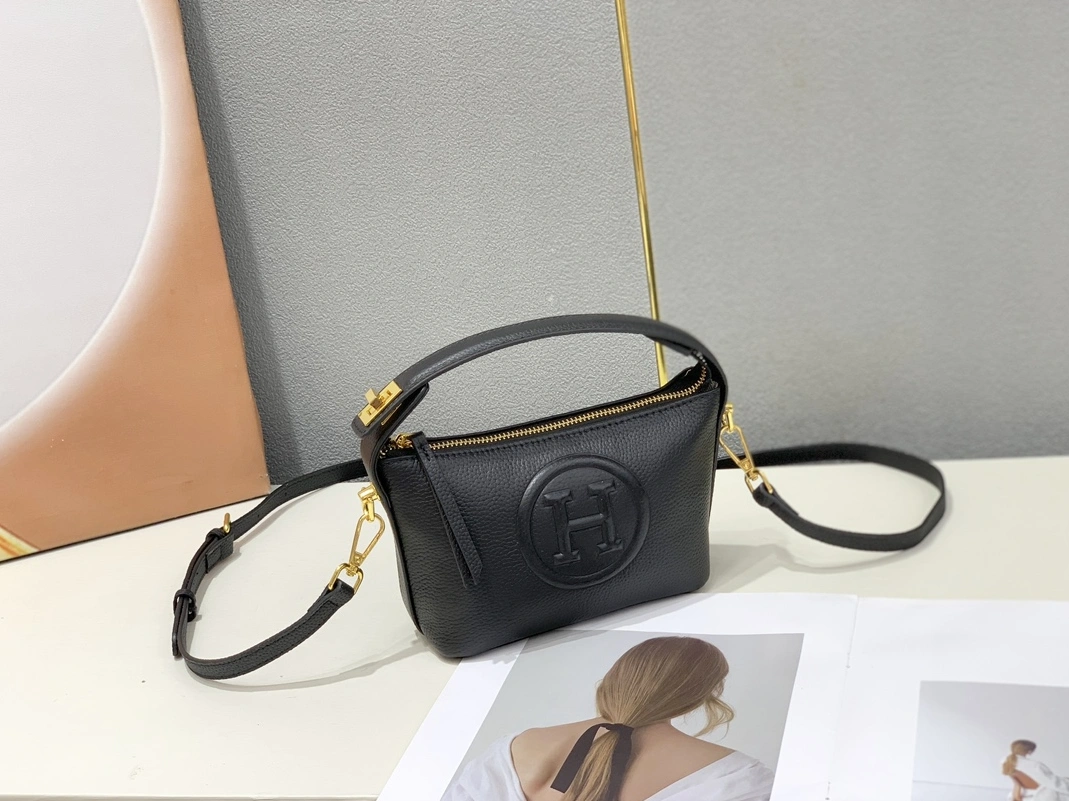 Hermes AAA Quality Messenger Bags For Women DailyWear 831