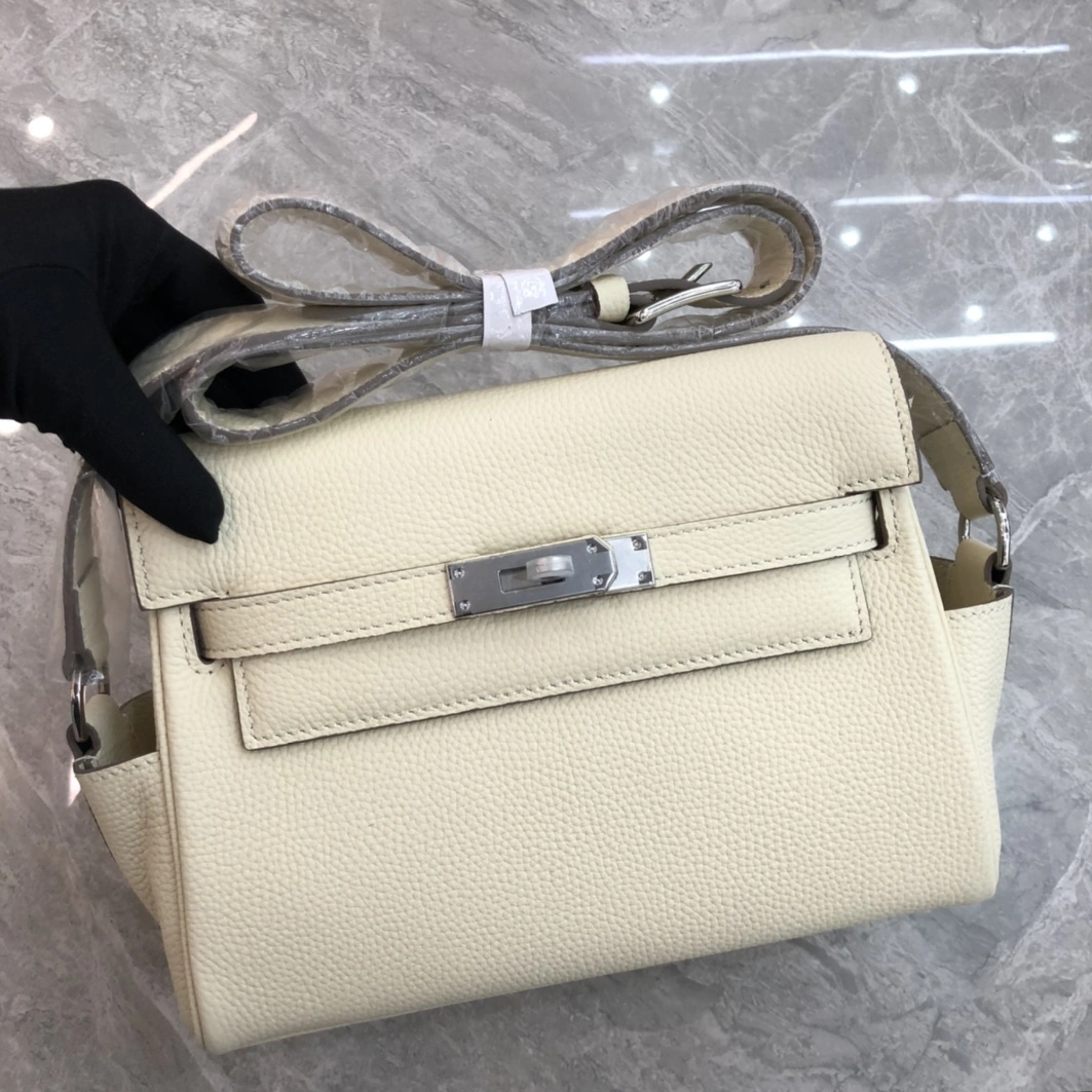 Hermes AAA Quality Messenger Bags For Women Durable 7325