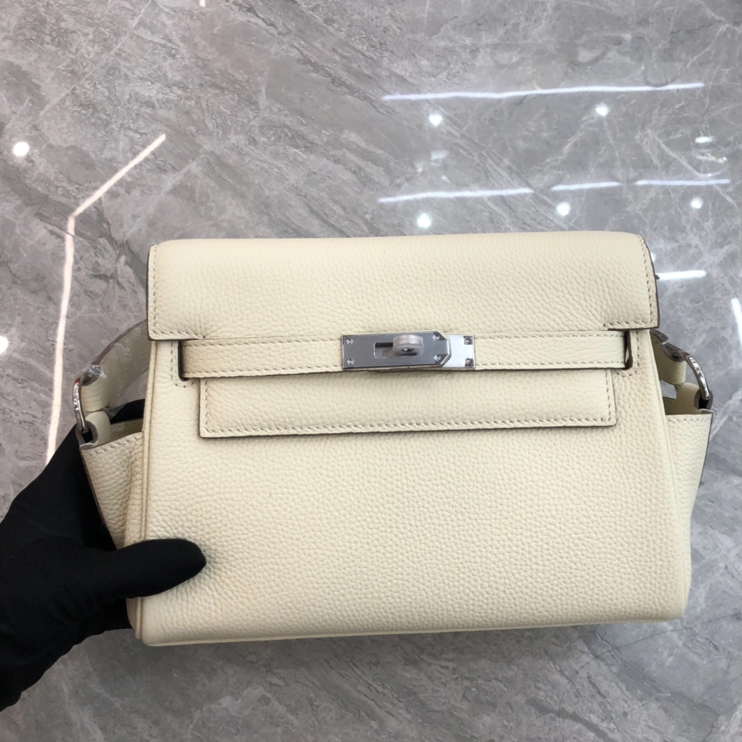Hermes AAA Quality Messenger Bags For Women Durable 7325