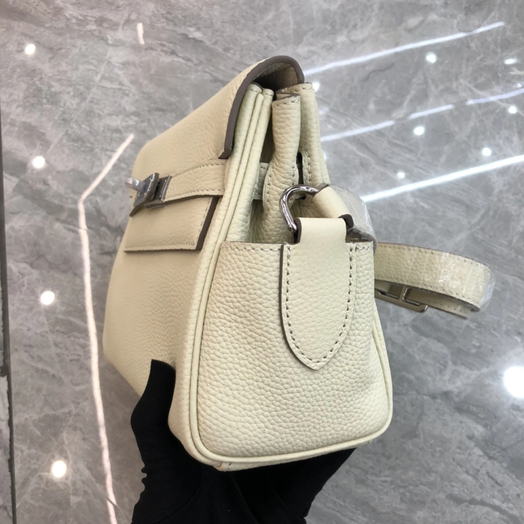 Hermes AAA Quality Messenger Bags For Women Durable 7325