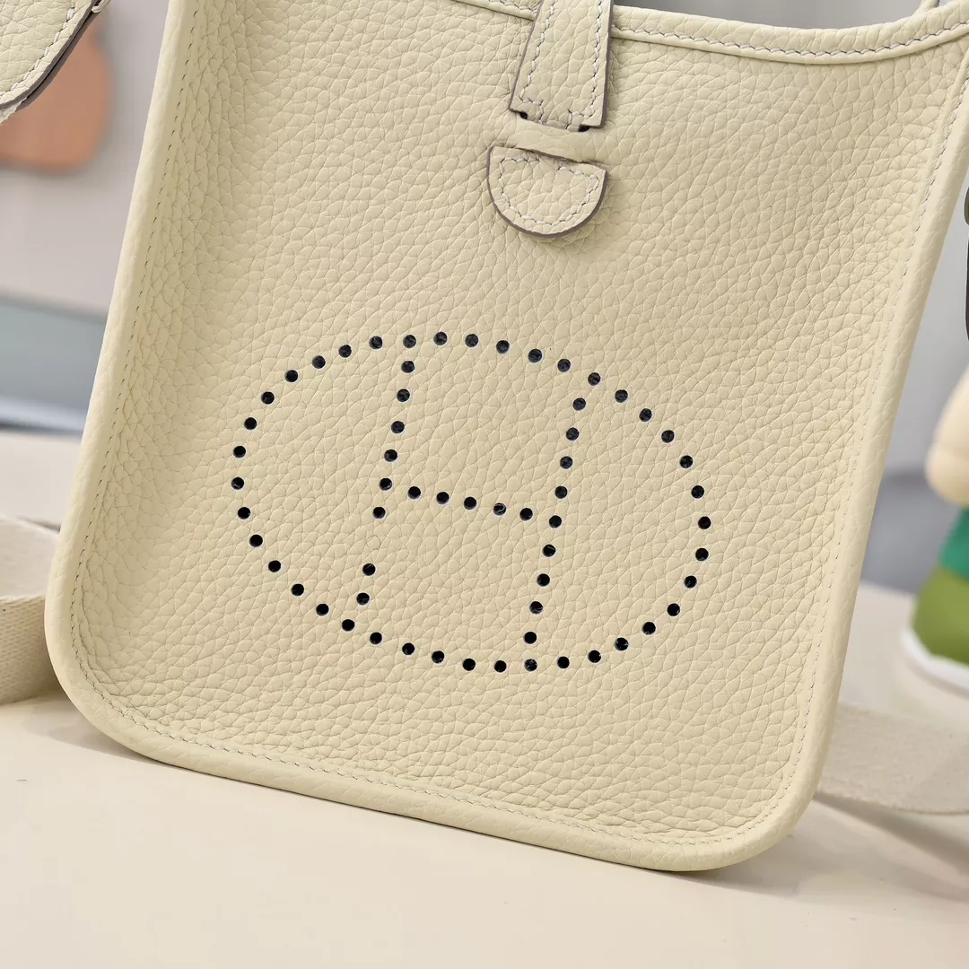 Hermes AAA Quality Messenger Bags For Women Functional 9037