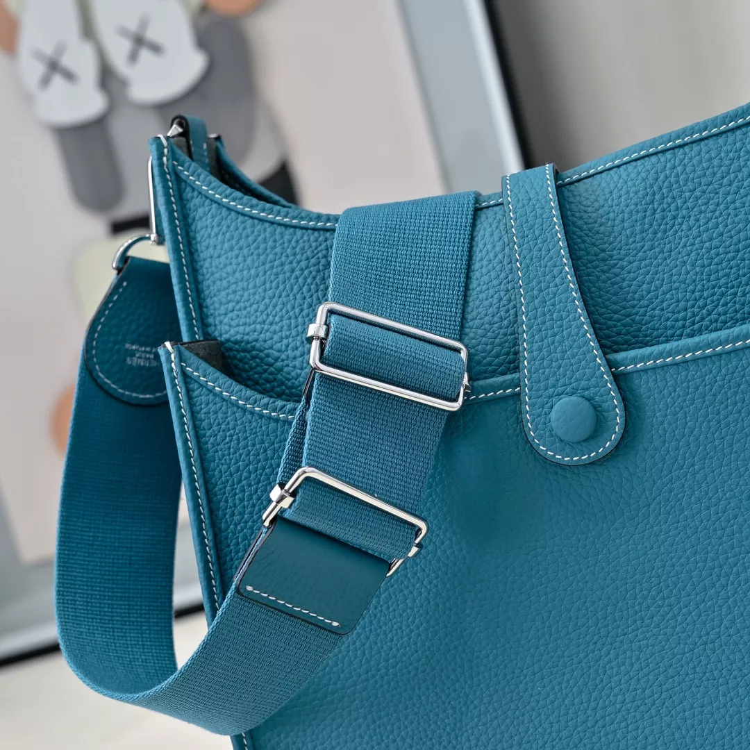 Hermes AAA Quality Messenger Bags For Women Lightweight 1305
