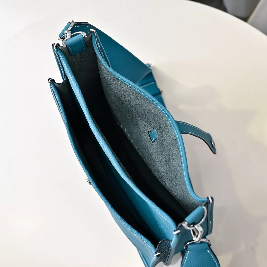 Hermes AAA Quality Messenger Bags For Women Lightweight 1305