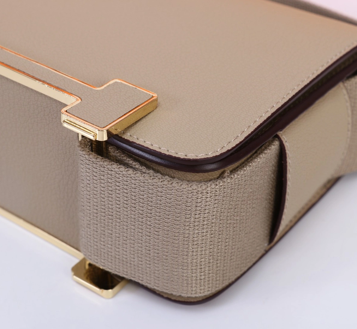Hermes AAA Quality Messenger Bags For Women Modern 2956