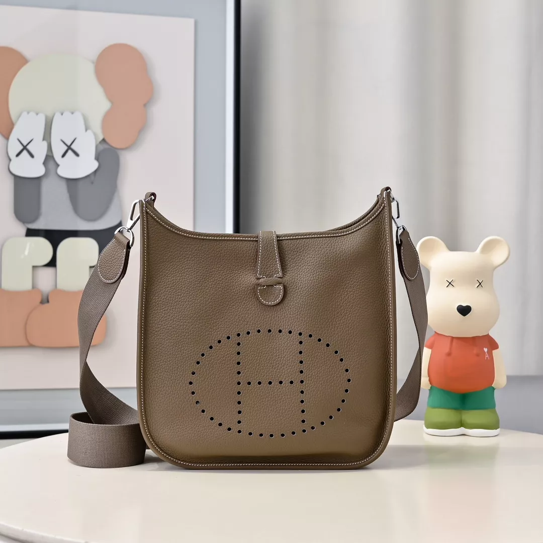 Hermes AAA Quality Messenger Bags For Women ModernLook 1000