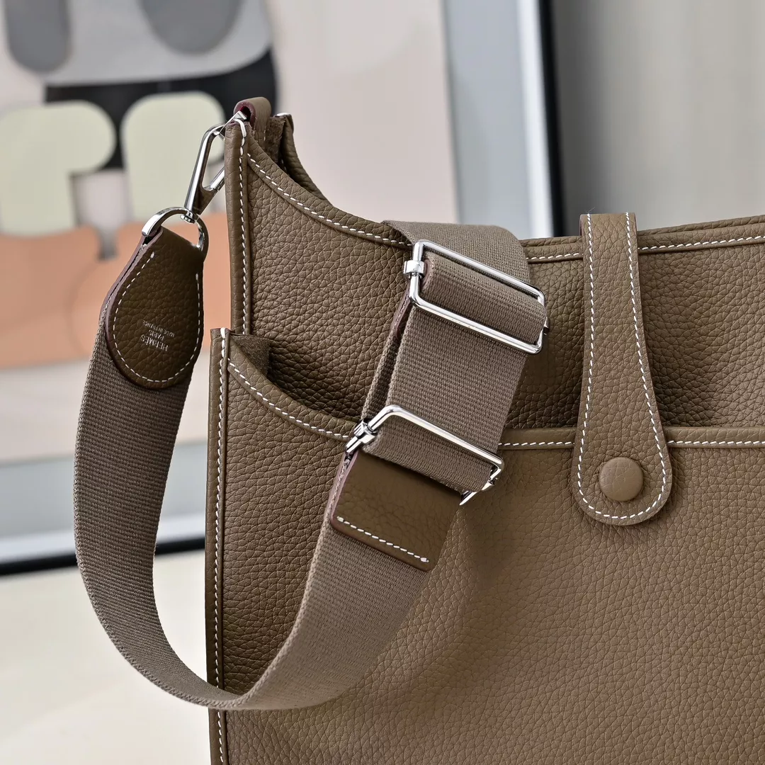 Hermes AAA Quality Messenger Bags For Women ModernLook 1000